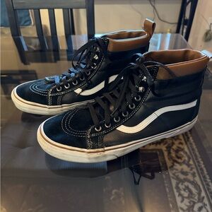 RARE & Sz 10.5 VANS MTE SK8-Hi Scotchgard Black White Brown
Leather Suede Shoes